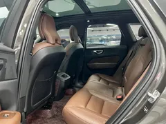 2022 Volvo XC60 B5 4WD Luxury — фото 11