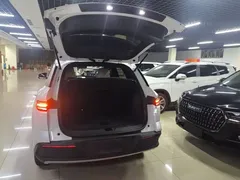 2024 BYD Song Pro Honor DM-i PHEV 71km Navigator, белый — фото 18