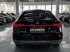 2022 Volkswagen Passat 330TSI Premium, чёрный — фото 8