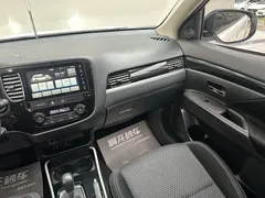 2020 Mitsubishi Outlander 2.0L 2WD 5, белый — фото 7