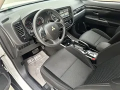 2020 Mitsubishi Outlander 2.0L 2WD 5, белый — фото 10