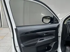2020 Mitsubishi Outlander 2.0L 2WD 5, белый — фото 12
