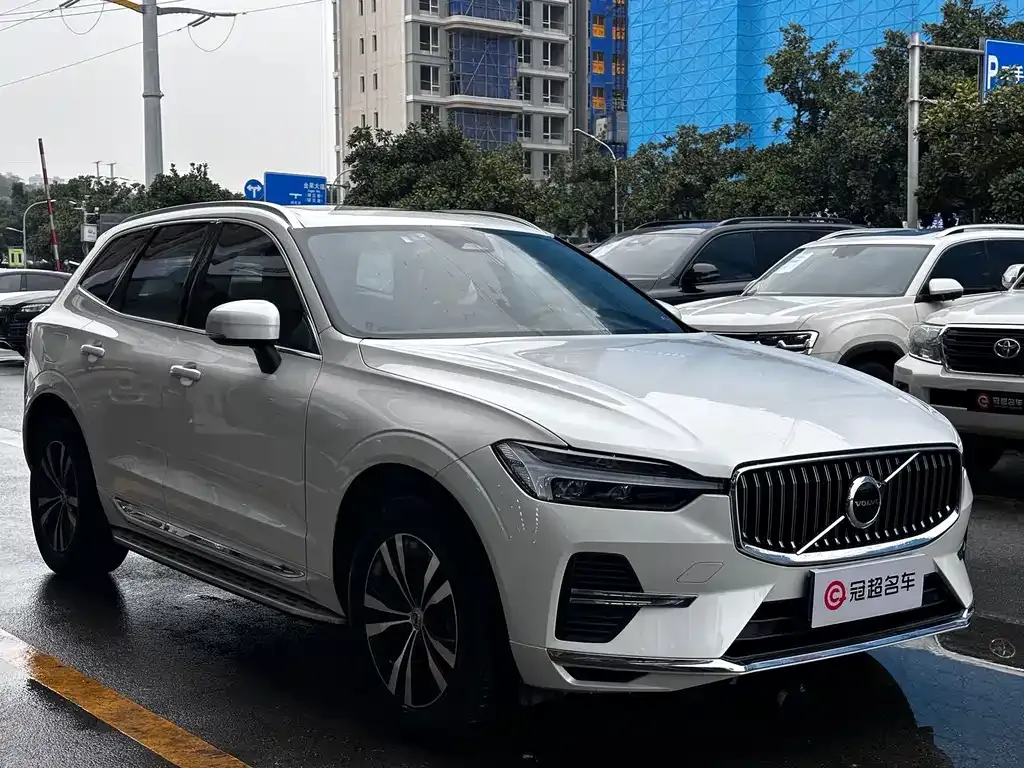 2022 Volvo XC60 4WD Zhiyi Luxury