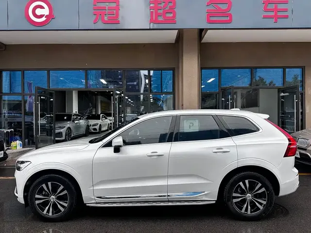 2022 Volvo XC60 4WD Zhiyi Luxury