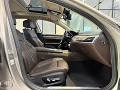 2019 BMW 7 Series 740Li — фото 8