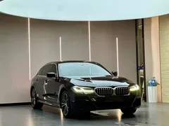 2022 BMW 5 Series 5 530Li M, чёрный — фото 3