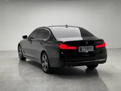 2022 BMW 5 Series 530Li Leading Luxury Package, чёрный — фото 4