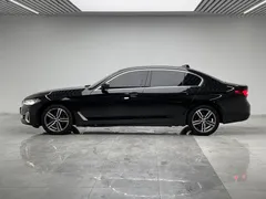 2022 BMW 5 Series 530Li Leading Luxury Package, чёрный — фото 7
