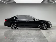2022 BMW 5 Series 530Li Leading Luxury Package, чёрный — фото 8