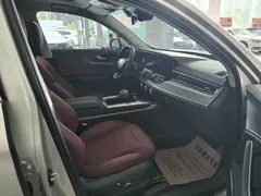 2023 Hongqi HS5 2.0T 4WD Pro — фото 8