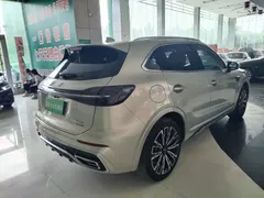 2023 Hongqi HS5 2.0T 4WD Pro — фото 17