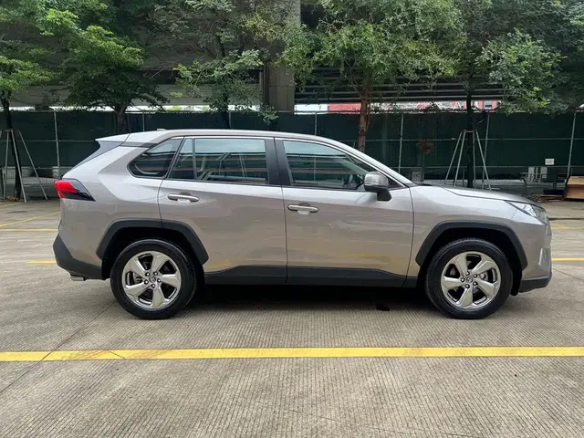 2022 Toyota RAV4 2.0L CVT 2WD Fashion