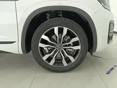 2022 Volkswagen Tayron 380TSI 4WD R-Line, белый — фото 6