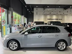 2021 Volkswagen Golf 200TSI DSG — фото 4