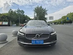 2022 Volvo S90 — фото 2
