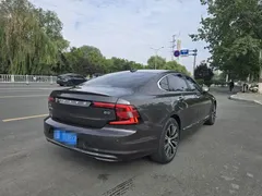 2022 Volvo S90 — фото 6