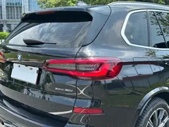 2021 BMW X5 xDrive30i M, чёрный — фото 15