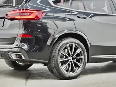 2022 BMW X5 30Li M Sport Package, чёрный — фото 30