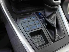 2022 Toyota RAV4 2.0L CVT 4WD Premium, белый — фото 8