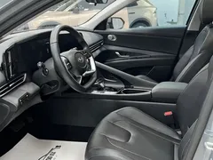 2022 Hyundai Elantra 1.5L CVT LUX Premium — фото 7