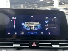 2022 Hyundai Elantra 1.5L CVT LUX Premium — фото 8
