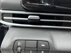 2022 Hyundai Elantra 1.5L CVT LUX Premium — фото 14