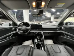 2022 Hyundai Elantra 1.5L CVT LUX Premium — фото 17