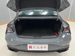 2022 Hyundai Elantra 1.5L CVT LUX Premium — фото 23