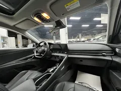 2022 Hyundai Elantra 1.5L CVT LUX Premium — фото 25