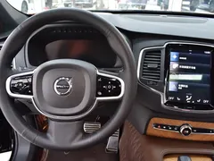 2021 Volvo XC90 B5 Luxury 5-seat, чёрный — фото 15