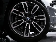 2026 BMW 5 Series 525Li M, чёрный — фото 17