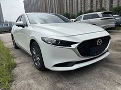 2022 Mazda 3 2.0L AT, белый — фото 3