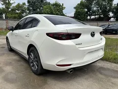 2022 Mazda 3 2.0L AT, белый — фото 4