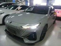 2022 Changan UNI-V 1.5T Premium — фото 2