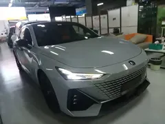 2022 Changan UNI-V 1.5T Premium — фото 4