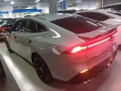2022 Changan UNI-V 1.5T Premium — фото 5