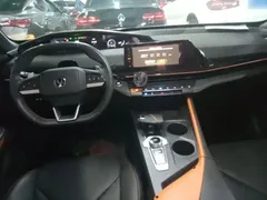 2022 Changan UNI-V 1.5T Premium — фото 10