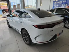 2025 BYD Qin L EV 470km Leading, белый — фото 15