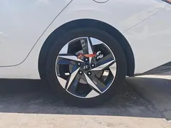 2022 Hyundai Elantra 1.5L CVT GLX Elite, белый — фото 6