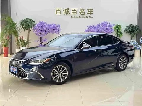 2021 Lexus ES 300h