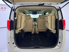 2021 Toyota Alphard Hybrid 2.5L Premium, белый — фото 9