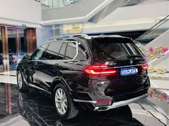 2023 BMW X7 xDrive40i, чёрный — фото 4