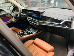 2023 BMW X7 xDrive40i, чёрный — фото 18