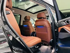 2023 BMW X7 xDrive40i, чёрный — фото 20