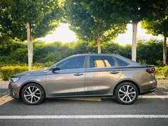2022 Geely Emgrand 4 1.5L CVT — фото 3