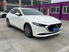 2022 Mazda 3 2.0L AT, белый — фото 3