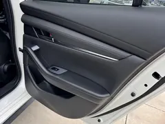 2022 Mazda 3 2.0L AT, белый — фото 16