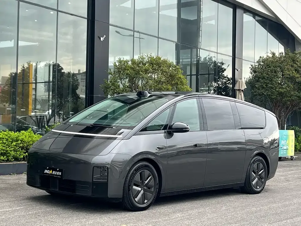 2024 Li Auto MEGA Ultra