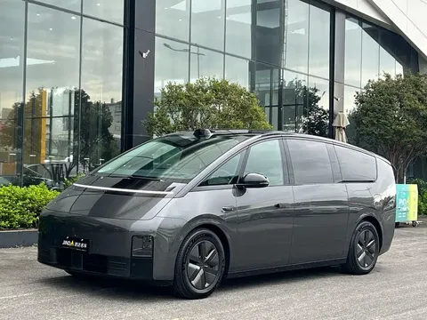 2024 Li Auto MEGA Ultra