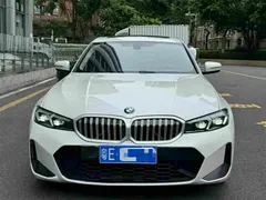 2023 BMW 3 Series 320Li M, белый — фото 3